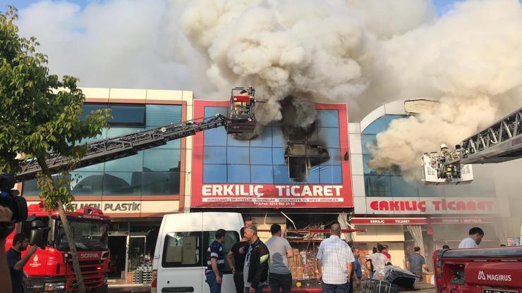 Son dakika... İstanbulda korkutan yangın