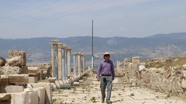 Antik stada giden tarihi yol gün ışığına çıkarılıyor