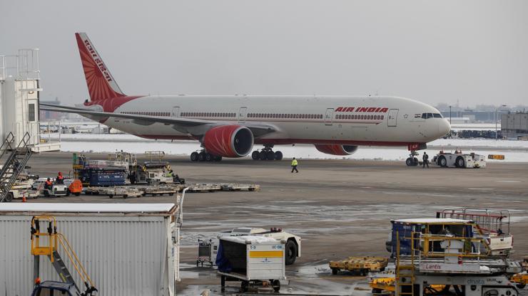 Son dakika... Havada panik: Mumbai-Newark uçağı bomba ihbarı üzerine acil iniş yaptı