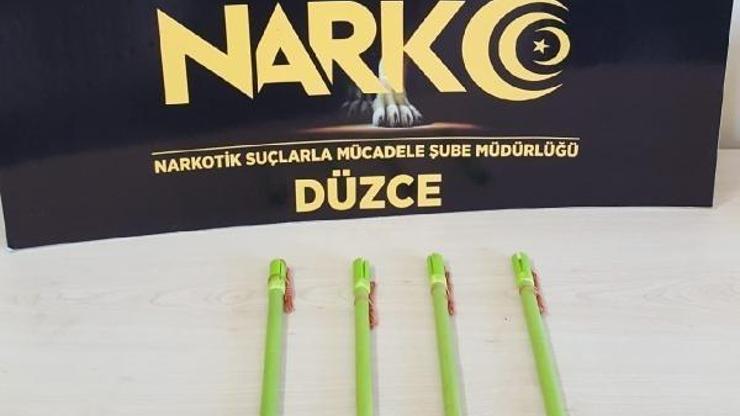 Uyuşturucu hap ve dinamitle yakalandılar