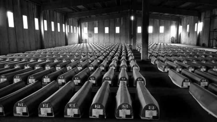 Serebrenitsa katliamının yıl dönümü 11 Temmuz’da Srebrenitsa’da ne oldu