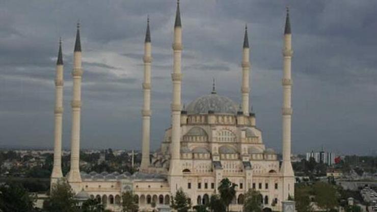 Adana Cuma saati 12 Temmuz: Diyanet Adana namaz saatleri