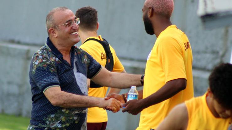 Galatasarayın yeni transferleri objektiflere yansıdı