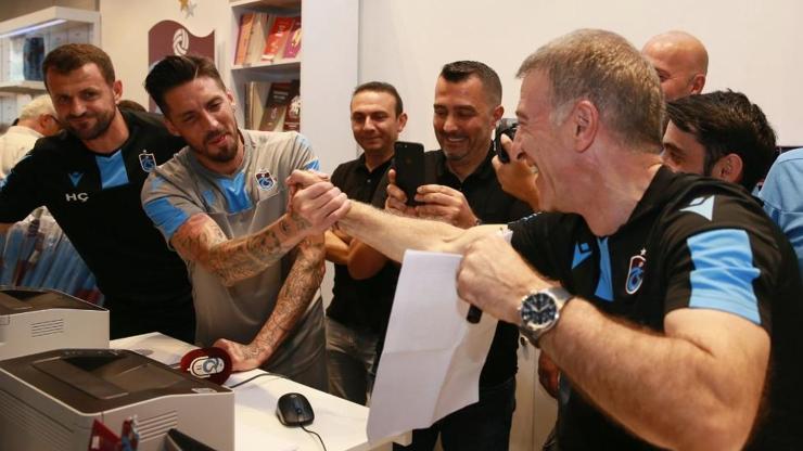Ahmet Ağaoğlunda forma sponsoru açıklaması