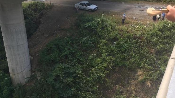 Viyadükten düşen TIR'dan atlayan sürücü yaralandı