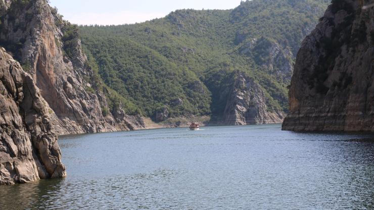 Sosyal medyada fotoğraflarını gören oraya koşuyor