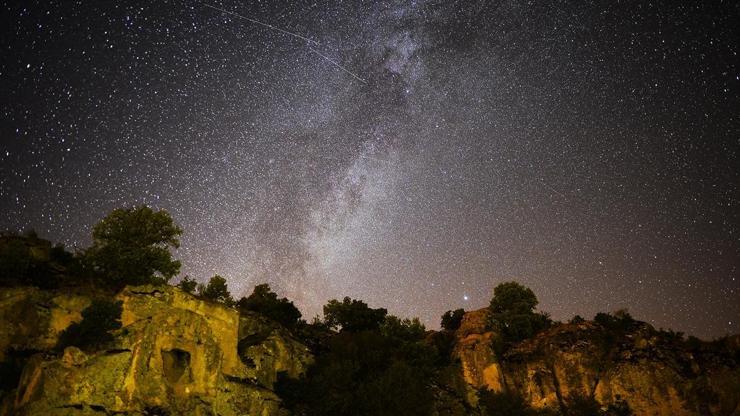 Görsel şölen: Perseid meteor yağmuru böyle görüntülendi.