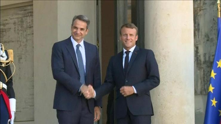Macron ve Miçotakis Fransada görüştü