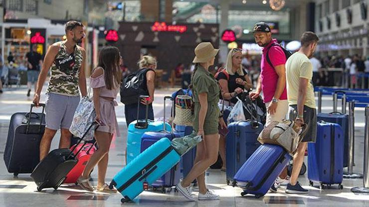 Antalya Havalimanını 7 ayda 18 milyon yolcu kullandı