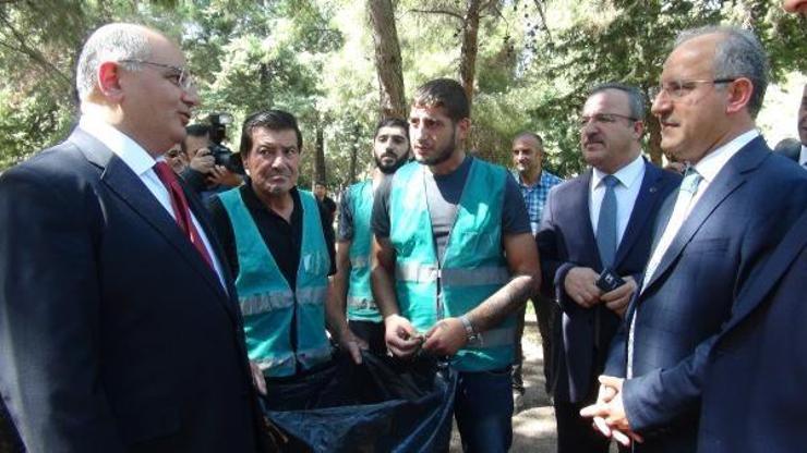 Mahkumlar temizlik yaptı Mahkumlar temizlik yaptı