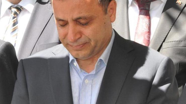 AYM Başkanı Arslan'ın annesi toprağa verildi AYM Başkanı Arslan'ın annesi toprağa verildi