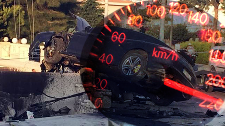 İzmirde feci kaza Lüks aracın ibresi 220de kilitli kaldı