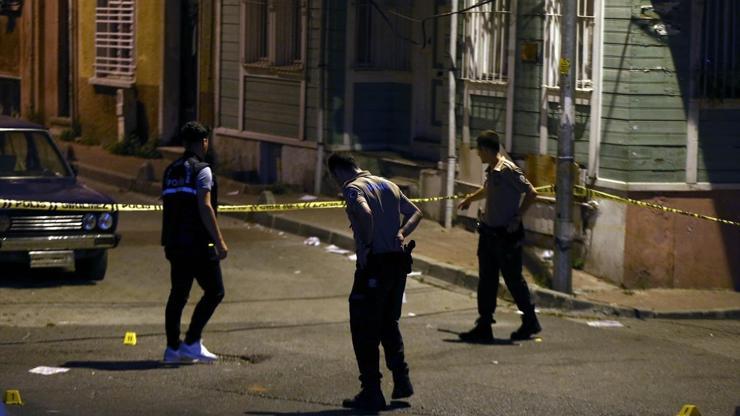 İstanbul Fatihte silahlı saldırı 18 yaşındaki genç öldü