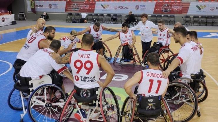 Türkiye Tekerlekli Sandalye Basketbol Milli Takımı bronz madalya kazandı