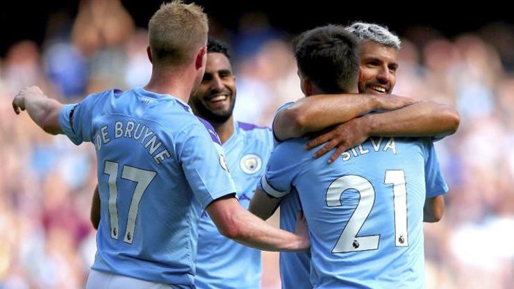 Manchester City 1 milyarlık yatırımla tarihe geçti