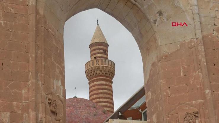 İshakpaşa Sarayına ziyaretçi akını