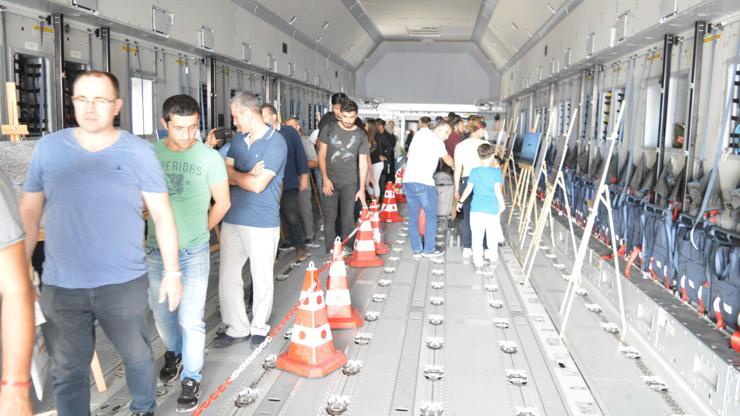 TEKNOFEST’te Airbus A400M uçağı için vatandaşlar kuyruğa girdi