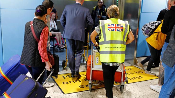 Son dakika... İngilterede havalimanında bomba alarmı