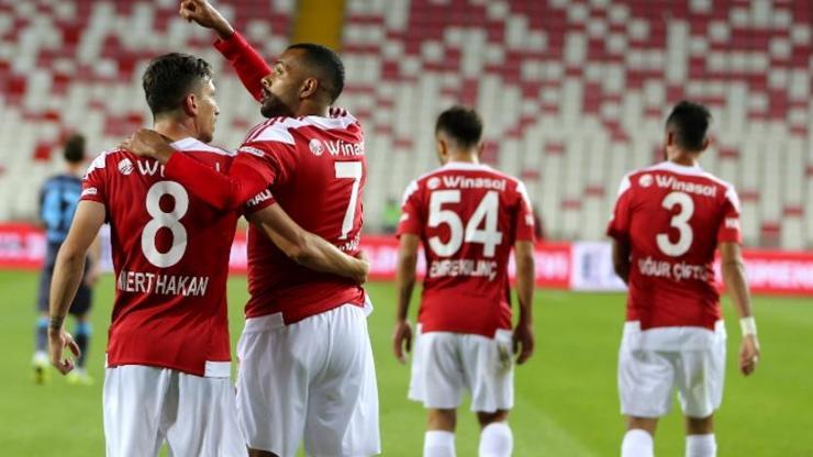 Sivasspor 90+6da Trabzonsporu yendi