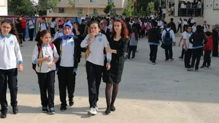 İstanbulda yarın okullar tatil mi Vali Yerlikayadan açıklama