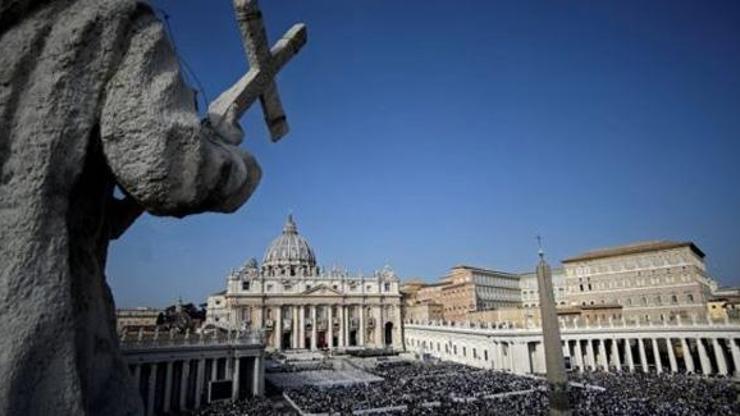 Vatikan, Papa Francesco şeytanın adamı diyen derneğe kayyum atadı