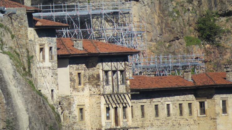Sümela Manastırında restorasyon sürüyor