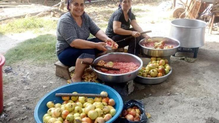 Samandağlı kadınlardan el yapımı nar ekşisi