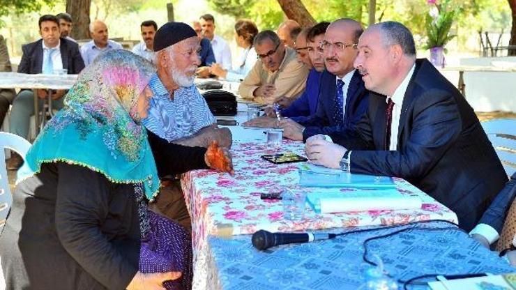 Vali Coşkun, Çolaklı Köyü sakinlerinin sorunlarını dinledi