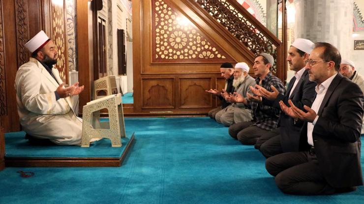 Barış Pınarı Harekatı için camilerde Fetih Suresi okundu