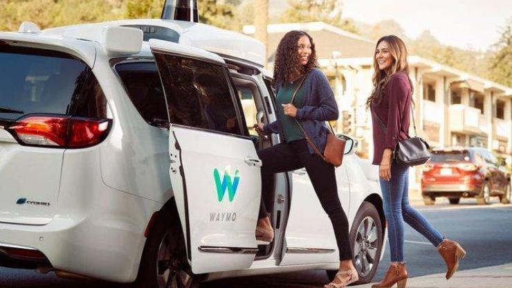 Waymo sürücüsüz otomobillerinde yeni bir evreye geçmeye hazırlanıyor