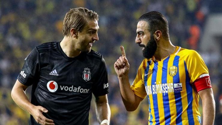 Beşiktaş derbi öncesi puan kaybetti