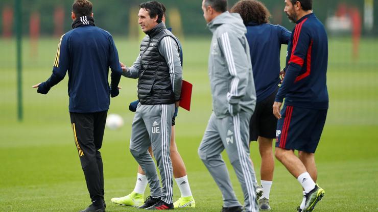 Mesut Özil ve Unai Emery antrenmanda tartıştı