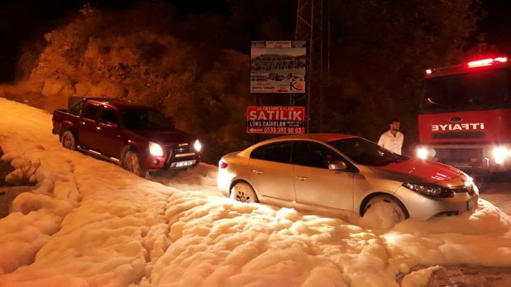 Caddeye dolan köpük, tedirginliğe neden oldu