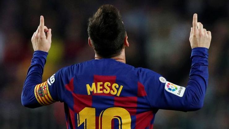 Messi 50. frikik golünü attı