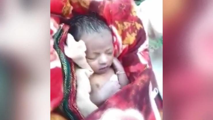 Hindistanda akılalmaz olay Kız bebeği canlı gömmek isteyen dedeye suçüstü