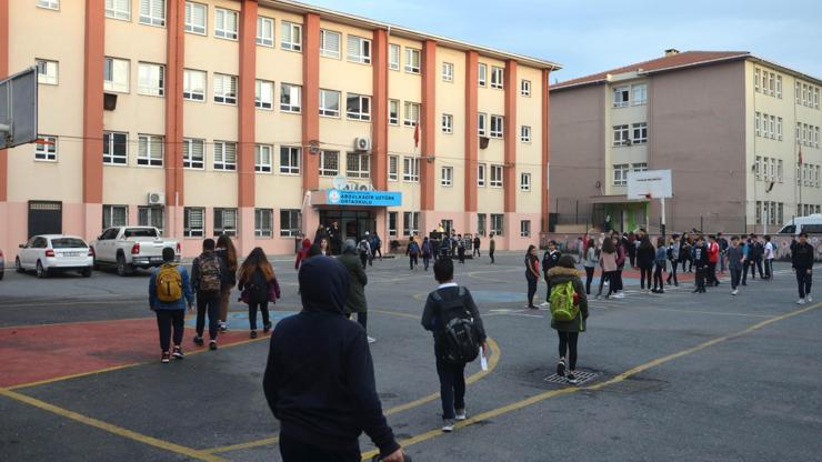 Avcılarda öğrenciler okullarına geri döndü