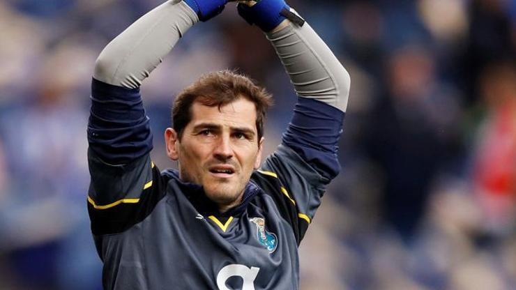Iker Casillas 6 ay sonra sahalara döndü