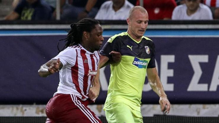 Beşiktaş Çek golcü Michael Krmencikin peşinde