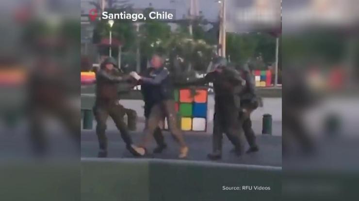 Şili polisinden şiddetli gözaltı