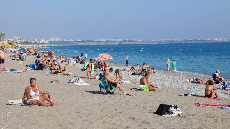 Antalyada kasım ayında deniz keyfi