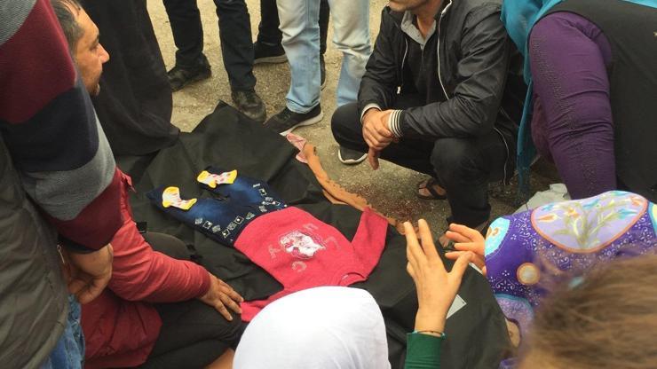 Adanada çok acı olay: Annesi giymediği kıyafetleri üzerine serdi