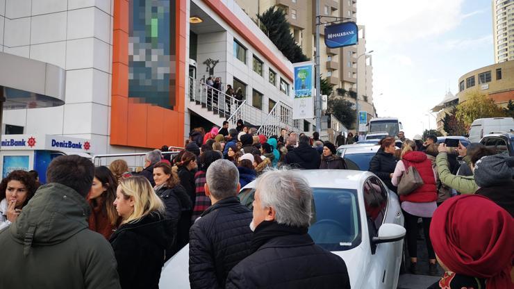 Kolej önünde velilerden protesto eylemi