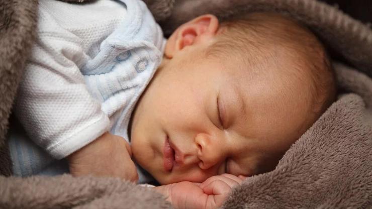 Bebeklerde burun tıkanıklığı, gaz sancılarına yol açabilir