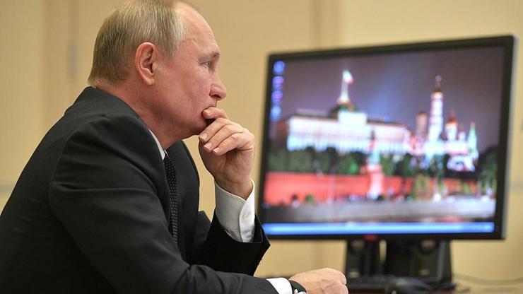 Fotoğrafta dikkat çeken detay: Putinin hala Windows XP kullandığı ortaya çıktı