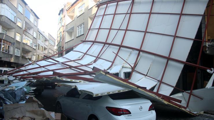 Burası İstanbul Lodos çatıları uçurdu...
