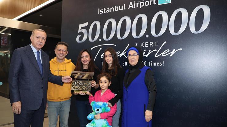 50 milyonuncu yolcuya hediyeleri Cumhurbaşkanı Erdoğan verdi