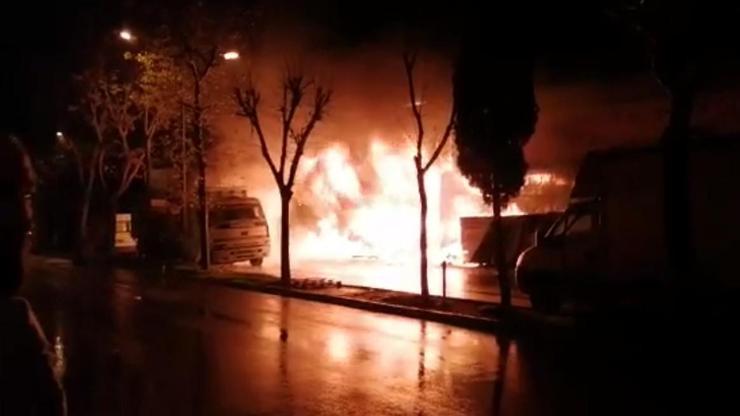 İstanbul Sultangazide yangın 5 ilçeden ekipler sevk edildi