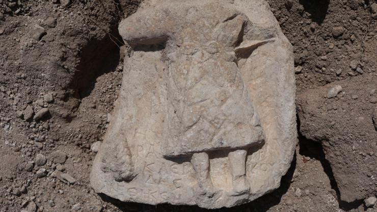 Hadrianoupolis Antik Kent’inde 1800 yıllık adak levhası bulundu