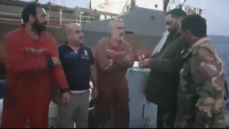 Libyada alıkonulan Türk gemiciler yaşadıklarını anlattı