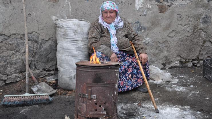 Kars’ta 70 yaşındaki ninenin eksi 10’da yaşam mücadelesi